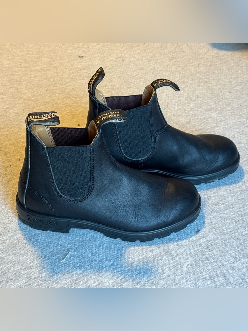 Blundstone unisex Black Leather Chelsea Boots 558 size 6.5 US women’s size 9.5